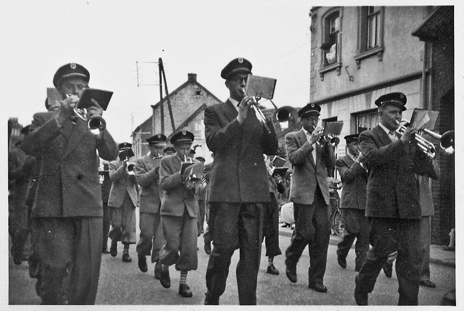 Het korps trekt uit 1952